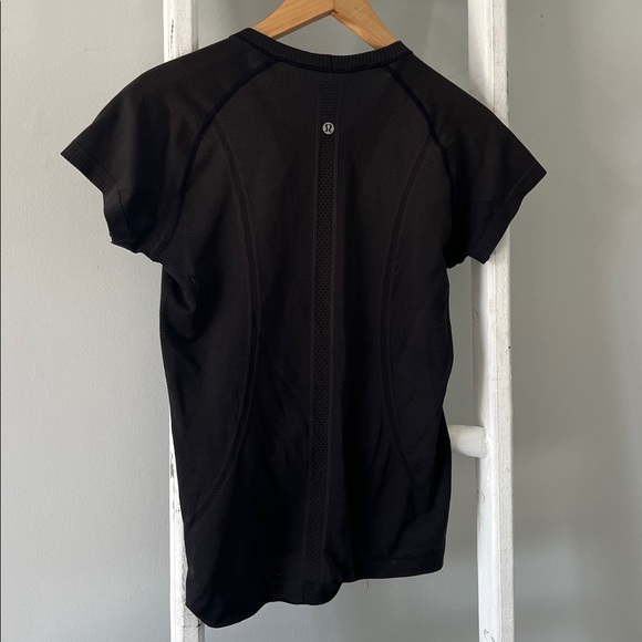 Lululemon Athletica Swiftly Classic Black Short-Sleeve Women's Tee medium - Picture 7 of 9